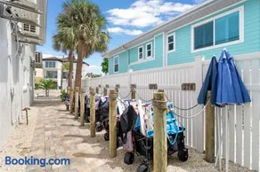 CJs - Pet Friendly, Located in Siesta Key Village, Steps to Siesta Key Beach! - Image 5