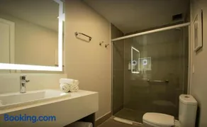 Radisson Berrini Suite executiva Luxo Queen - Image 5