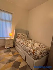 Spacious 4BR Home - Sleeps 7 - 2 Baths - Long Stay - Image 2