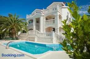 Villa Drinka Apartments - Image 1