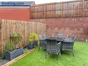 Ultra Modern large 4 bed executive home Durham - Image 5