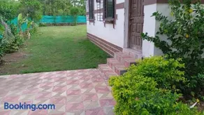 Mauli Stays - Image 1