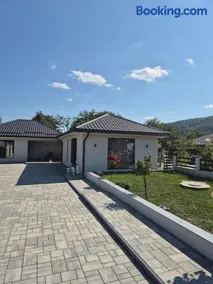Gusturi din Livadă - Image 1
