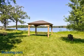 Escape to a Studio Style Hideaway Nature and Lake - Image 4