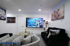 Exquisite 3 Bedrooms - Image 3