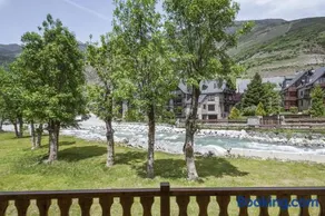 Arties Luxury Apartments con jardín - Image 1