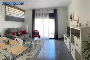 Excelente piso con aparcamiento privado - Image 1