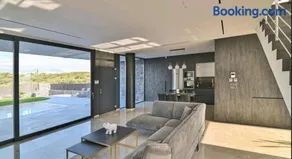 Palme Luxury Villa - Image 1