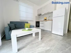 Evergreen & Pinky Apartments close to the Beach - Image 4