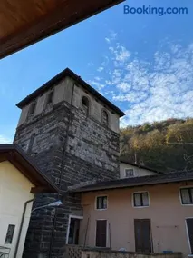 Fantástica casa vacacional apta para familias con terraza y barbacoa | Vistas a la montaña | Admite mascotas - Image 1