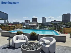 Suites Cobalt - Image 1
