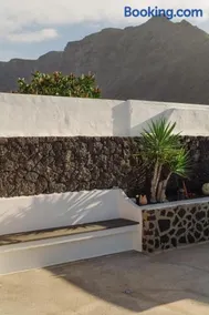 Canaryislandshost I Esencia - Image 3