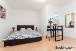 Millenium Apartment Self check-in Faktura - Image 4