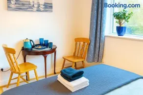 The Blue Haven - Calm and Cozy Stay - Image 1