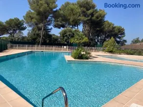 Coin de paradis, piscine, parking, terrasse - Image 1