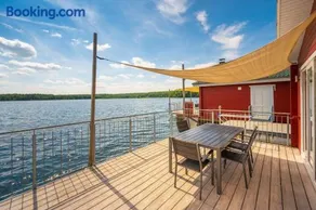 Agradable casa apta para niños con terraza | Vistas al lago - Image 1