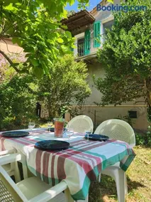 Maison au bord de la rivière - Image 1