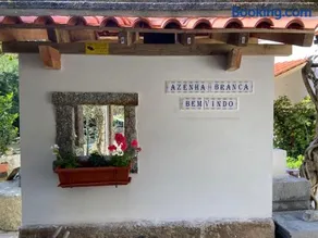 Charming House in Castelo do Neiva with Lake View - Image 1