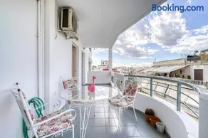 Cosy and Confortable - Image 1