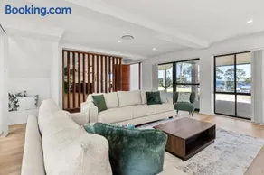 The Basin Cove - Sleeps 8 - Water Views - Image 5