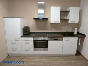 Ruhige-2-Zimmerwohnung-mit-guter-Verkehrsanbindung - Image 3