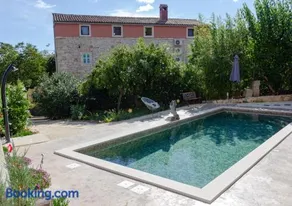 Eti and Mia holiday home - Image 2