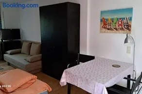PrettyCentral1roomappartement - Image 3