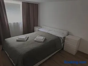 Comfortable 2 Bedroom Apartment Stuttgart &Ulm Area - Image 1