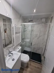Habitación privada con baño compartido en Madrid - Image 3