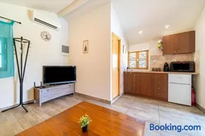 Maxim Wooden Holiday - Cozy Stay with Private Pool - Image 3