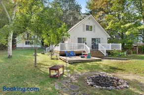 Walloon Lake Cottage - Image 1
