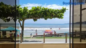 Apto pé na areia em Meia Praia Itapema, 3 dormitórios - Image 1