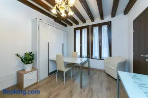 Rialto Suite 707 - Image 4