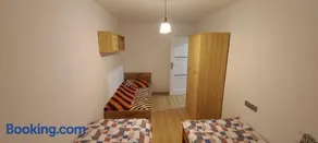 Apartament JUKI 2, obok Katowice Wynajem na doby, krótkoterminowy, 2 pokoje, możliwość dodatkowych dwóch osób na rogówce w salonie za dodatkową opłatą, 37m2,- po kapitalnym remoncie, Wifi - Image 1