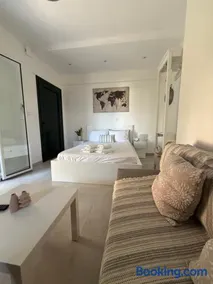 Venias Place - Image 3