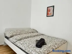 Sunny & Calm Long-Term Apartment with Free Parking - Image 2