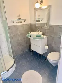 Zimmer mit Bad und Balkon - Image 3