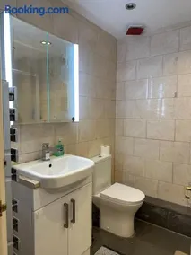 Flat Close To Leagrave Station/Luton Airport - Image 1