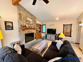 F26 Bretton Woods home steps from the slopes, AC, pool passes, discounted cog tix! - Image 2