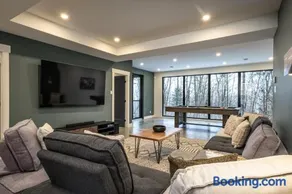 NEW! Chalet Forena | 4 Bedrooms | Hot Tub, Garage, Firepit & Private Secluded Chalet - Image 4