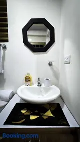 Fly & Stay Bogota APT 2 - Image 3