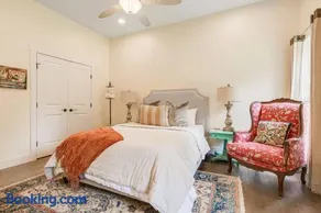 Friendswood - Quaint Home on Horse Farm, Gorgeous Views! - Image 2