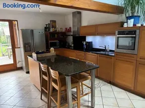 Maison familiale à louer - Image 1