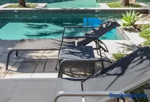 Serene 3 Bedroom Poolside Retreat at Drift - Image 3