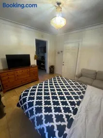 *PRIVATE* Studio 5 minutes from LGA/ US Open - Image 1
