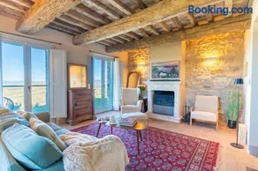 Luxury Villa in Val d'Orcia Private Tuscan Oasis By TripCare - Image 1