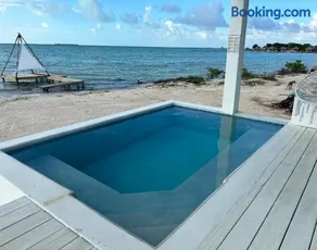 Villas Secreta Beachfront Resort - Image 3