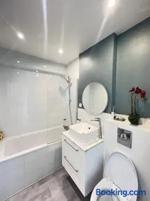 Apartment HOME in Paris with View, 15min to center - Image 5