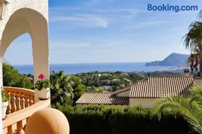Large chalet with private pool - Image 3