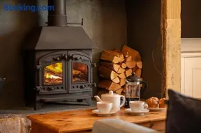 The Old Ale House - Image 3